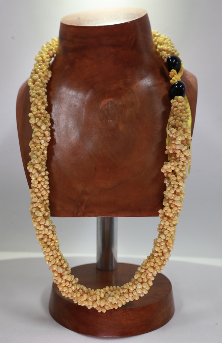 Mongo Twisted Lei